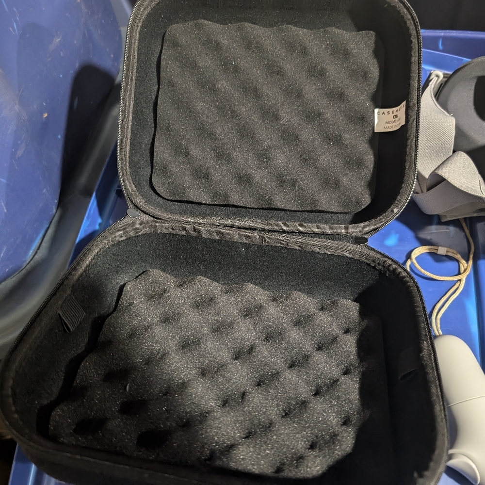 Oculus Go VR headset + case 32gb - Picture 13 of 16